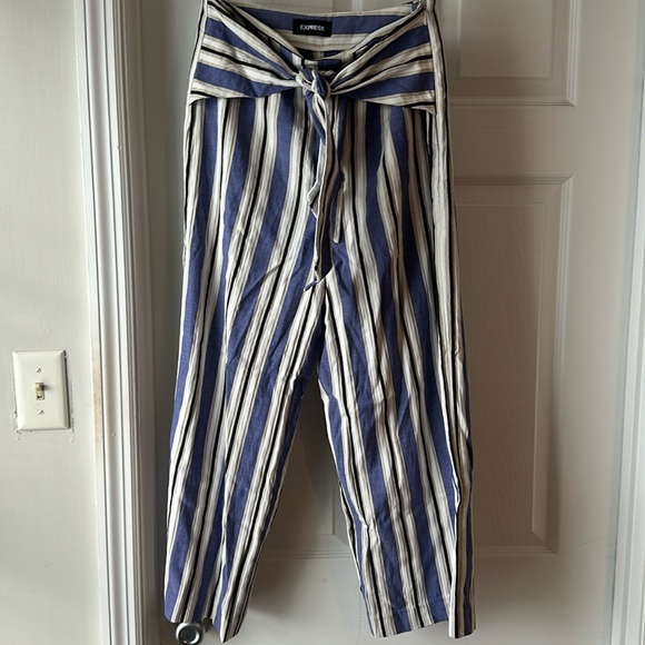 Express Cropped Culottes Pants | Size: 8 | Minimally Worn - Picture 1 of 4